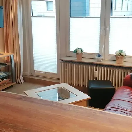 Holsteinisches Haus, Boysenstr. 5 *